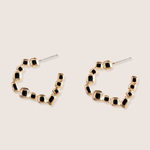 gold C-shape paint earrings black resin small squa